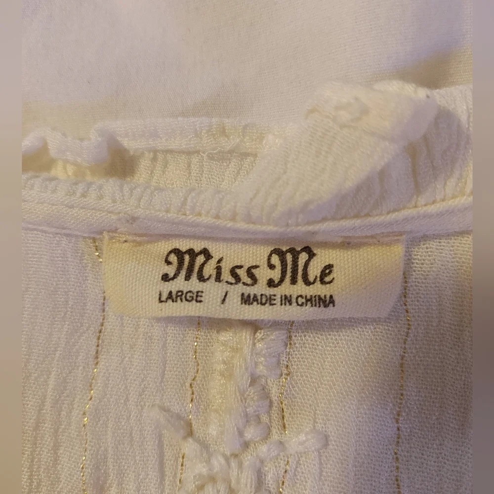 Miss Me Cream Boho Flowy Feminine Sleeveless Blouse With Tassel Ties - Picture 3 of 9